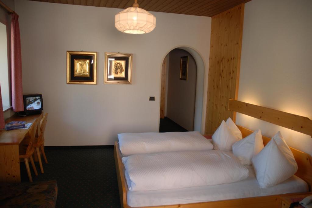 Hotel B&B Gasthof Zur Linde Rio di Pusteria Kamer foto